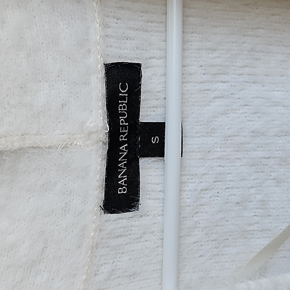 Banana Republic Cardigan - Picture 2 of 3